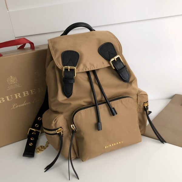 Burberry-バーバリー-人気バックパック-カジュアルバッグ-リュックサックパック SJB237647