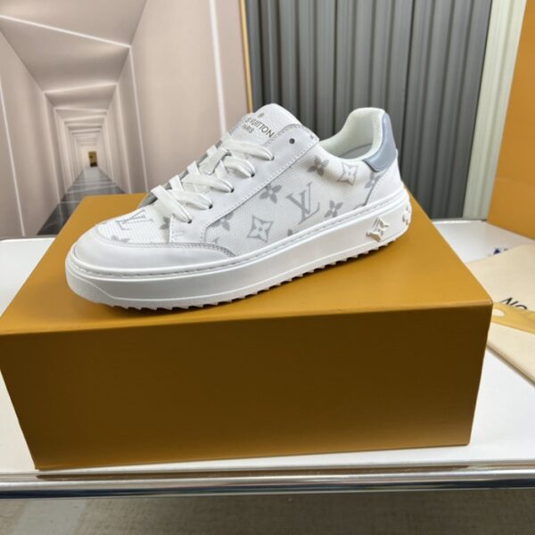 Louis Vuitton(ルイヴィトン) スニーカー(メンズ) メンズ靴 NX241900