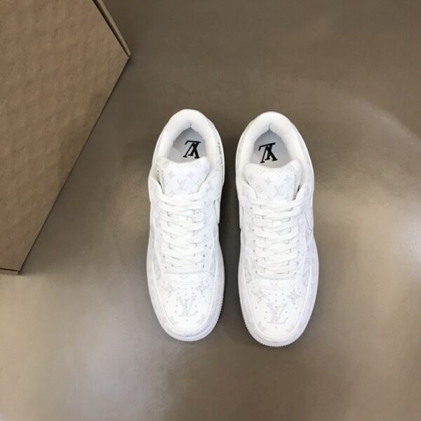 Louis Vuitton(ルイヴィトン) スニーカー(メンズ) メンズ靴 NX244858