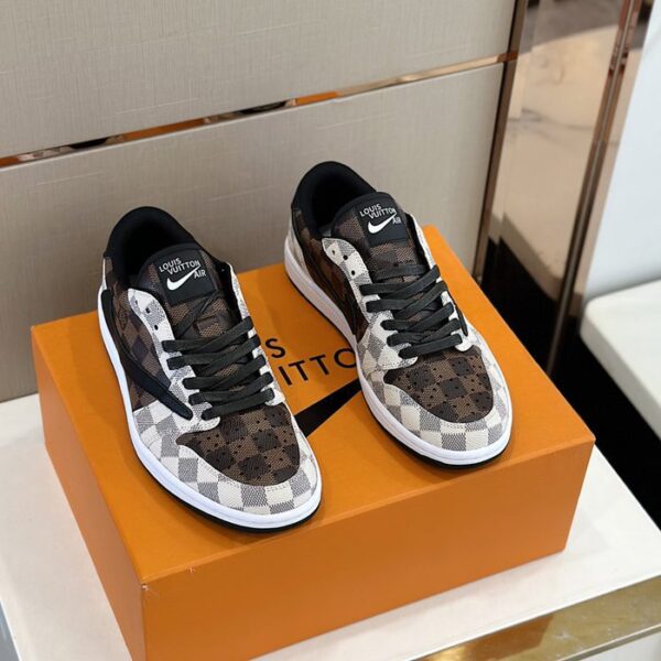 Louis Vuitton(ルイヴィトン) スニーカー(メンズ) メンズ靴 NX245066