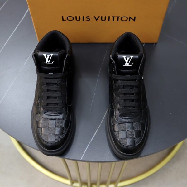 Louis Vuitton(ルイヴィトン) スニーカー(メンズ) メンズ靴 NX251106