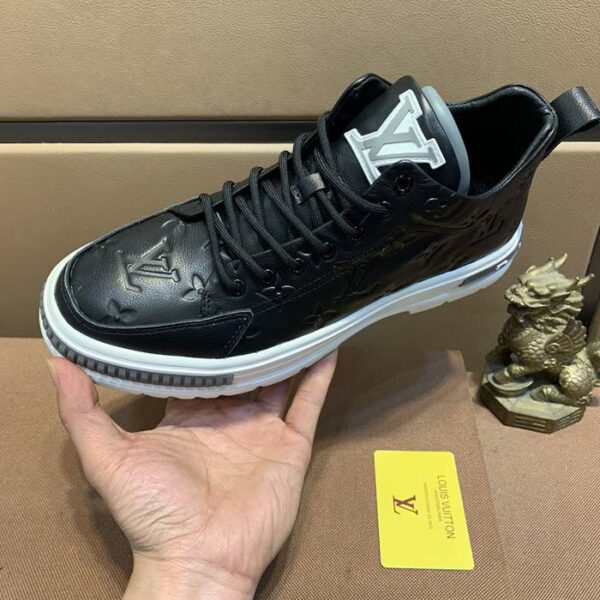 Louis Vuitton(ルイヴィトン) スニーカー(メンズ) メンズ靴 NX252149