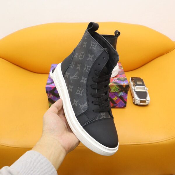 Louis Vuitton(ルイヴィトン) スニーカー(メンズ) メンズ靴 NX252170