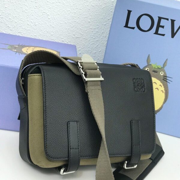 Loewe ロエベ メッセンジャーバッグ NB210457