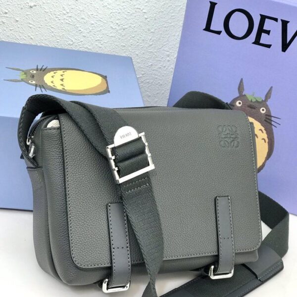 Loewe ロエベ ショルダーバッグ メンズ NB210675
