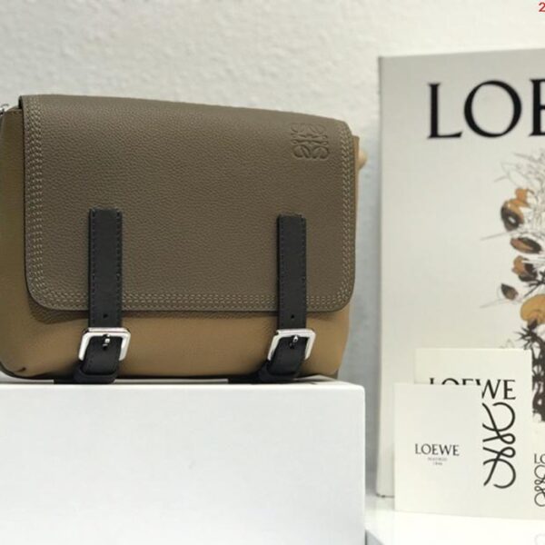 Loewe ロエベ メッセンジャーバッグ NB210686