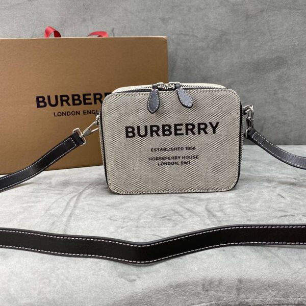 Burberry バーバリー バッグ NB215641