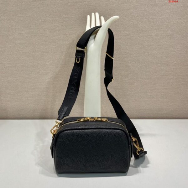 Prada プラダ ショルダーバッグ (メンズ)(レディース) NB218514