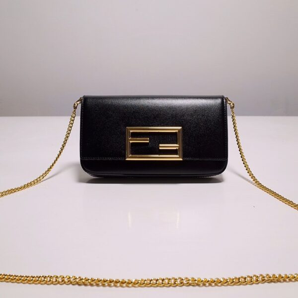 Fendi フェンディ レディースバッグ  SIZE:21.5x13x3cm