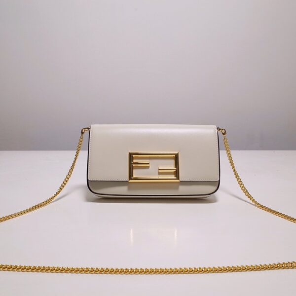 Fendi フェンディ レディースバッグ  SIZE:21.5x13x3cm