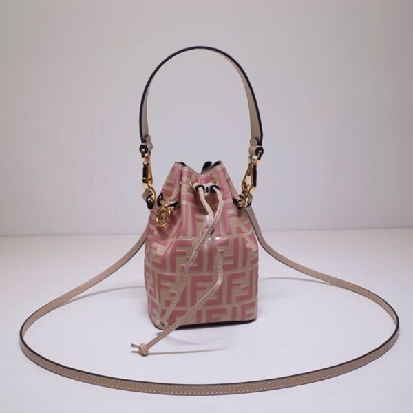 Fendi フェンディ レディースバッグ  SIZE:18x11.5x10cm