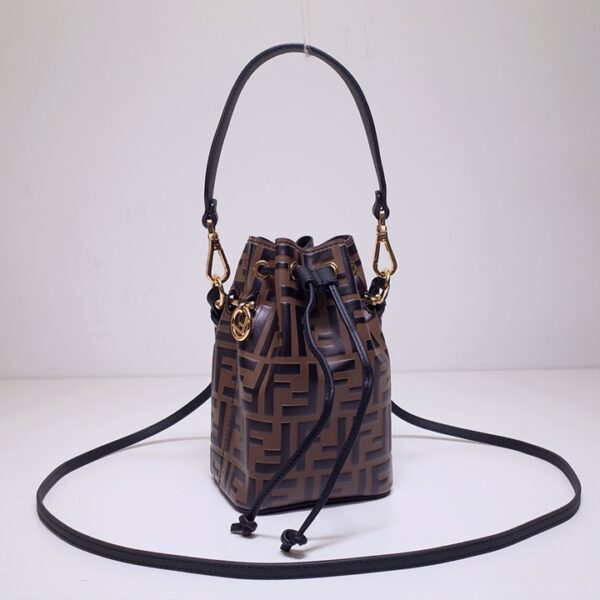 Fendi フェンディ レディースバッグ  SIZE:18x11.5x10cm