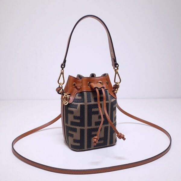 Fendi フェンディ レディースバッグ  SIZE:18x11.5x10cm