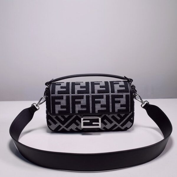 Fendi フェンディ レディースバッグ  SIZE:26x15x6cm