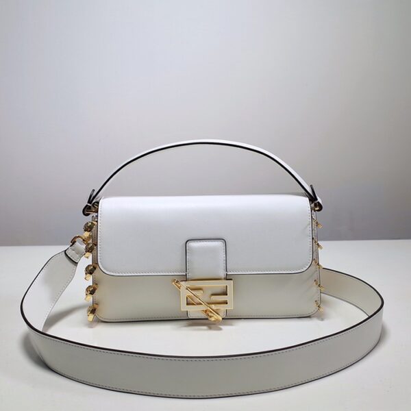 Fendi フェンディ レディースバッグ  SIZE:28x15.5x7cm