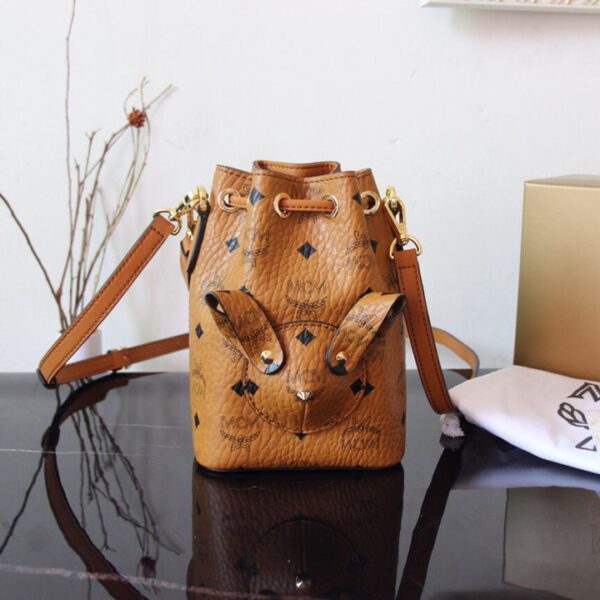 Mcm（エムシーエム）レディースバッグ  SIZE:18.5 x 19.0 x 9.5cm