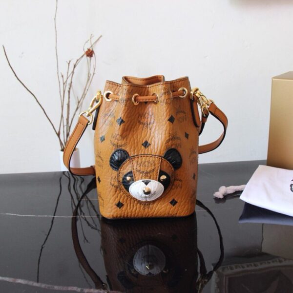 Mcm（エムシーエム）レディースバッグ  SIZE:18.5 x 19.0 x 9.5cm