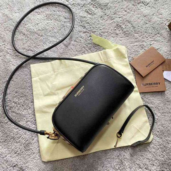 Burberry バーバリー  レディースバッグ  SIZE:18x8x11cm