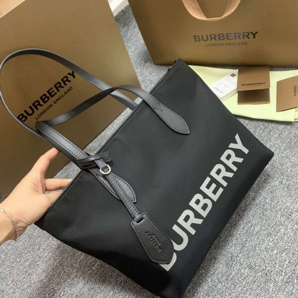 Burberry バーバリー  レディースバッグ  SIZE:30x24x11cm
