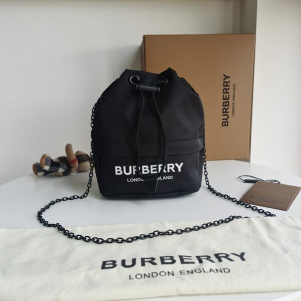 Burberry バーバリー  レディースバッグ  SIZE:24x21x14cm