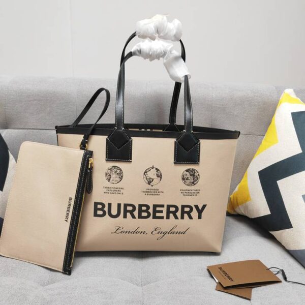 Burberry バーバリー  レディースバッグ  SIZE:30x27x12.5cm