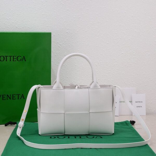 Bottega Veneta バッグ ボッテガ ヴェネタ レディースバッグ  SIZE:26x16x8cm