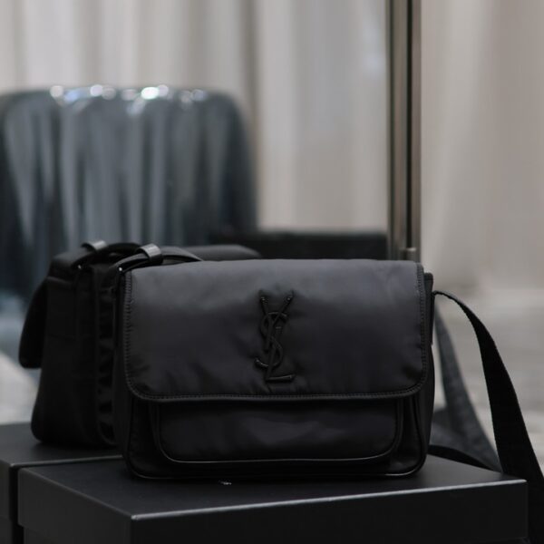 Saint Laurent サンローラン レディースバッグ  SIZE:28x20.5x8.5cm