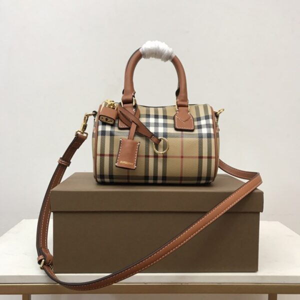 Burberry バーバリー  レディースバッグ  SIZE:18.5x12x11cm