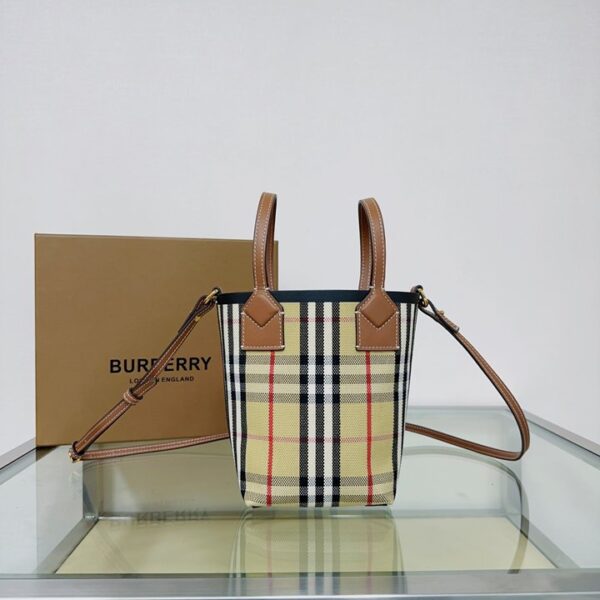 Burberry バーバリー  レディースバッグ  SIZE:19.5x13x8.5cm