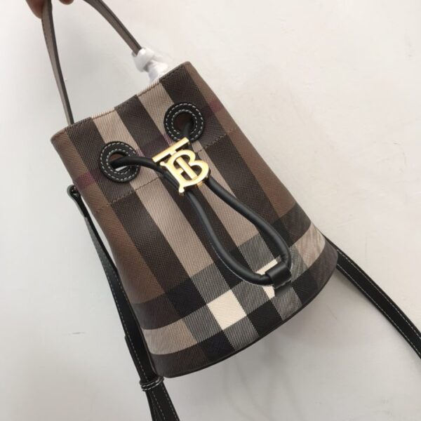 Burberry バーバリー  レディースバッグ  SIZE:18.5x16.5x11cm