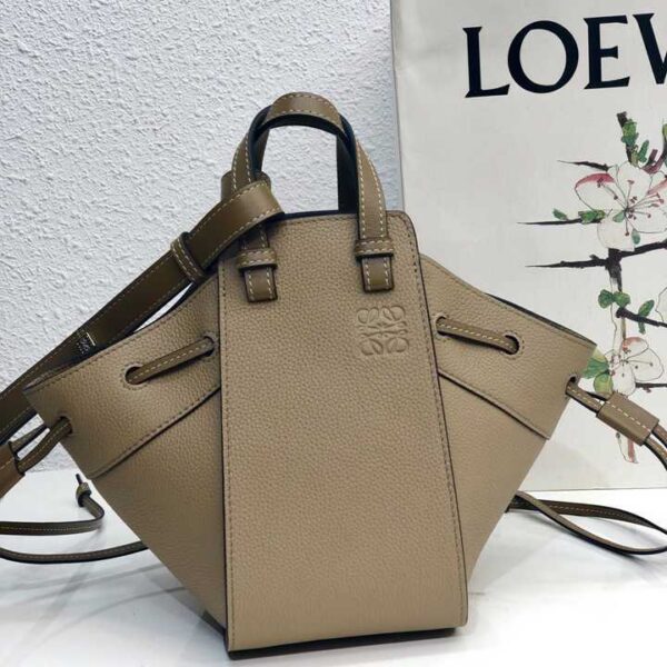 Loewe ロエベ レディースバッグ  SIZE:19x19x11cm
