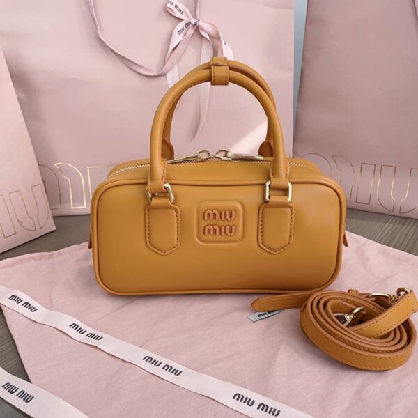 Miu Miu ミュウミュウ レディースバッグ  SIZE:22x10.5x7.5cm