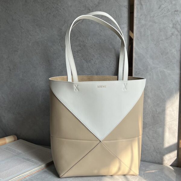 Loewe ロエベ レディースバッグ  SIZE:31.5x25.5x14.5cm