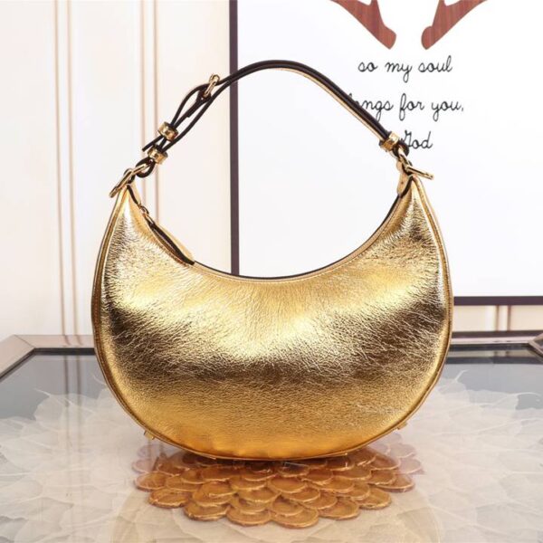 Fendi フェンディ レディースバッグ  SIZE:29x24.5x10cm