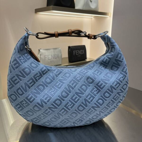 Fendi フェンディ レディースバッグ  SIZE:29x24.5x10cm