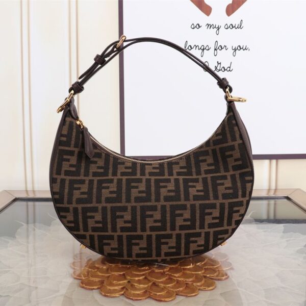 Fendi フェンディ レディースバッグ  SIZE:29x24.5x10cm