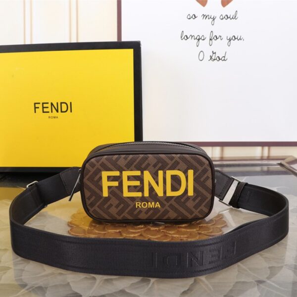 Fendi フェンディ ショルダーバッグ NB256999
