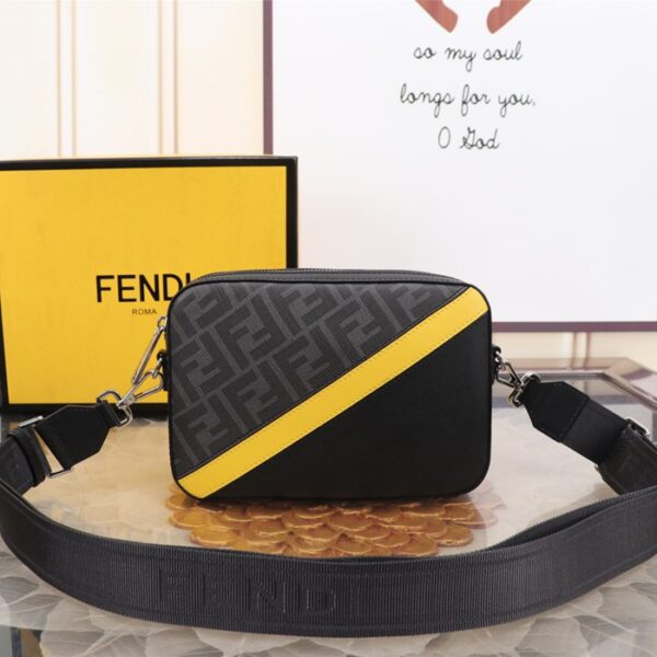 Fendi フェンディ ウエストバッグ NB257004