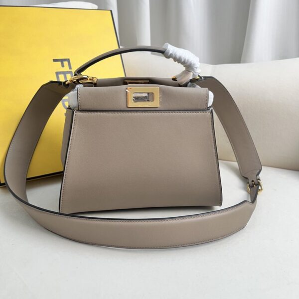 Fendi フェンディ レディースバッグ  SIZE:23x18x11cm