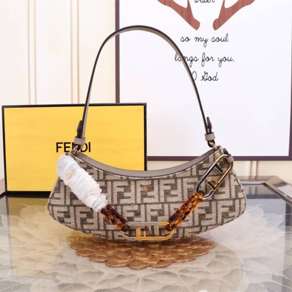 Fendi フェンディ レディースバッグ  SIZE:32x11x5cm