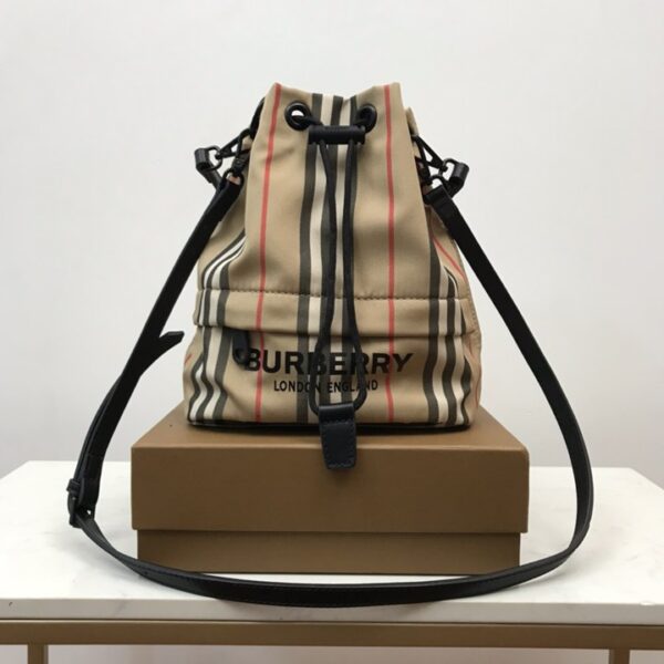 Burberry バーバリー  レディースバッグ  SIZE:24x21x14cm