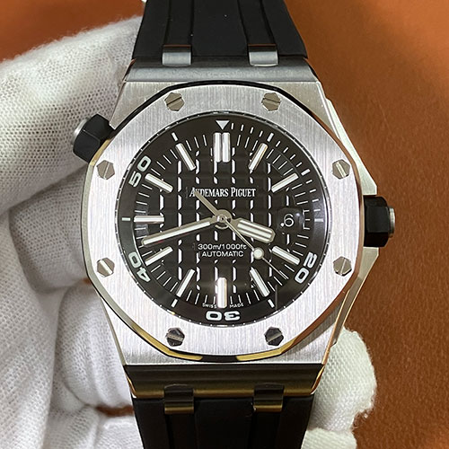 オーデマピゲコピー ロイヤルオーク オフショア ダイバー 15703ST.OO.A002CA.01 ブラック 42mm