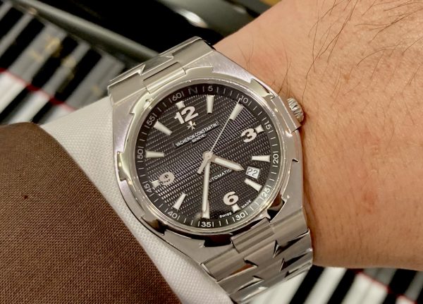 VACHERON CONSTANTIN オーヴァーシーズ 47040/B01A-9094